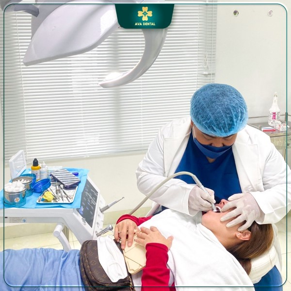 Trồng răng Implant có đau không 12 Chất lượng trang thiết bị tại nha khoa Avora Dental