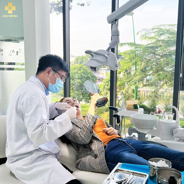 Trồng răng Implant có đau không 16 Địa chỉ làm răng implant không đau - Nha khoa Avora Dental