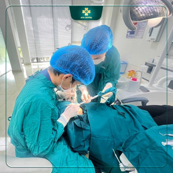 Trồng răng Implant có đau không 13 Phòng phẫu thuật, phòng điều trị và dụng cụ phẫu thuật