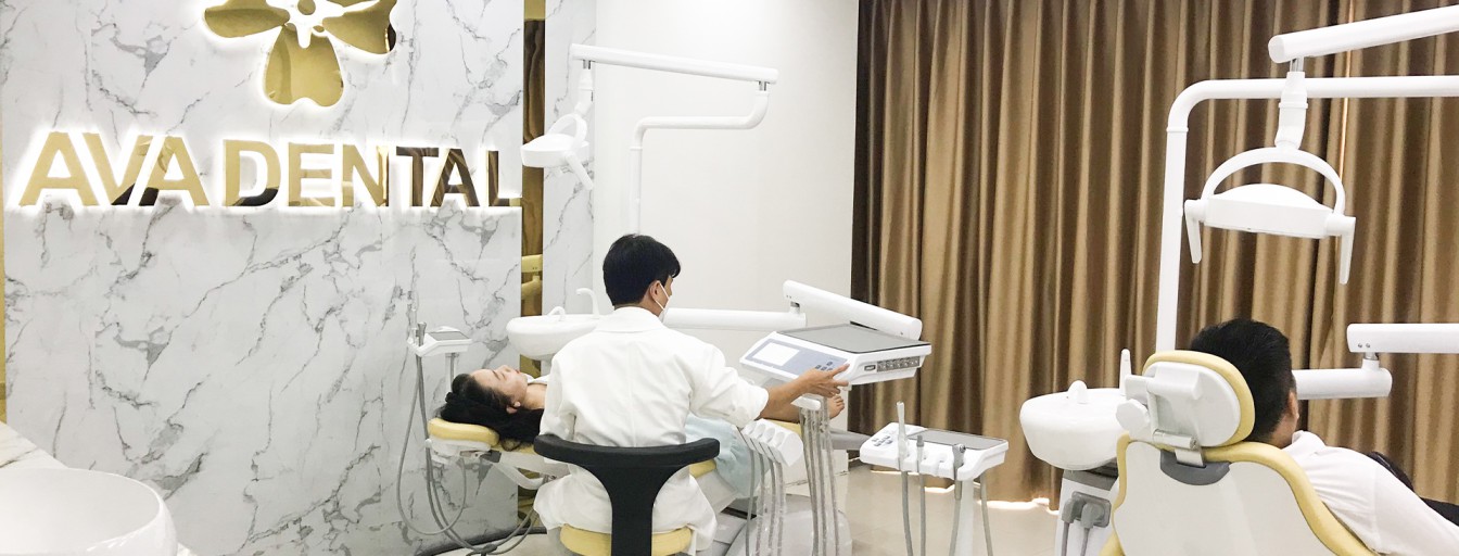 Dán Sứ Veneer - Ưu Nhược Điểm Và Khi Nào Nên Thực Hiện 14 2ABOUT US